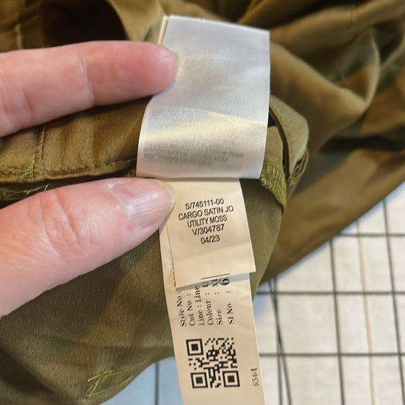 Old navy cargo satin joggers, new with tags, utility moss/army green size xl - Picture 5 of 11